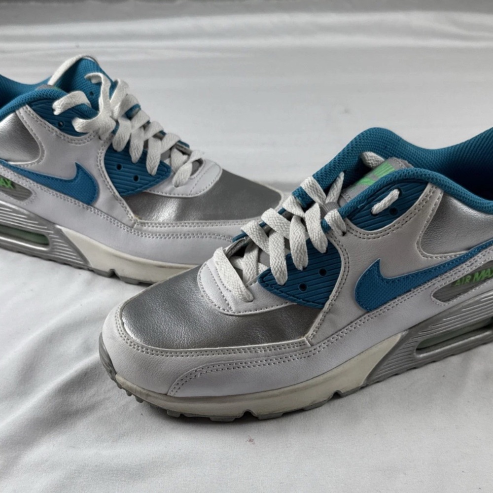 NIKE AIR MAX 90 'Silver Blue Lagoon' 724852-104 SIZE 7Y Women’s 8.5